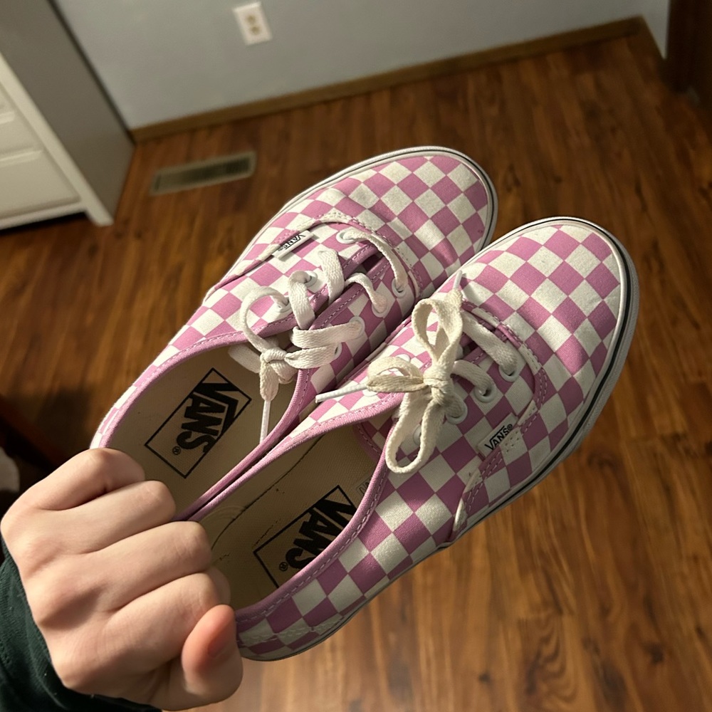 7.5 purple and white checkered vans, never worn!
